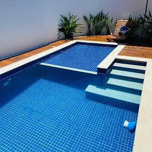 Familiar Toca De Gente Feliz , Cabo Frio Brasil